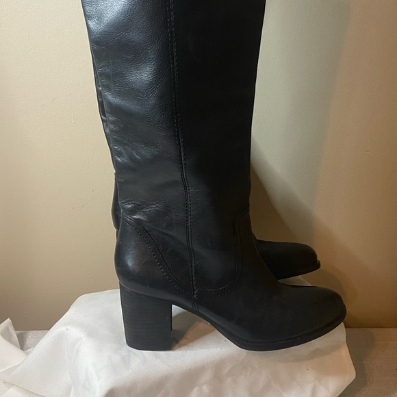 Vince Camuto Shoes - Vince Camuto Gianna leather tall boots size 7.5